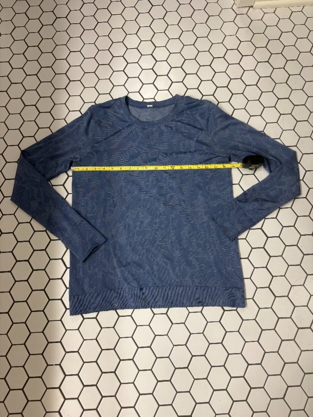Lululemon Swiftly Relaxed Fit Long Sleeve Mosaic Water Drop Linen Top